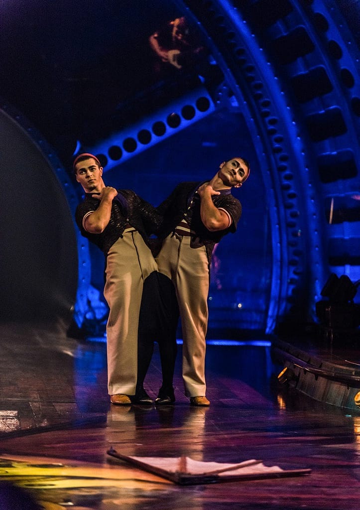 1594kurios quebec 5117 | Feisworld